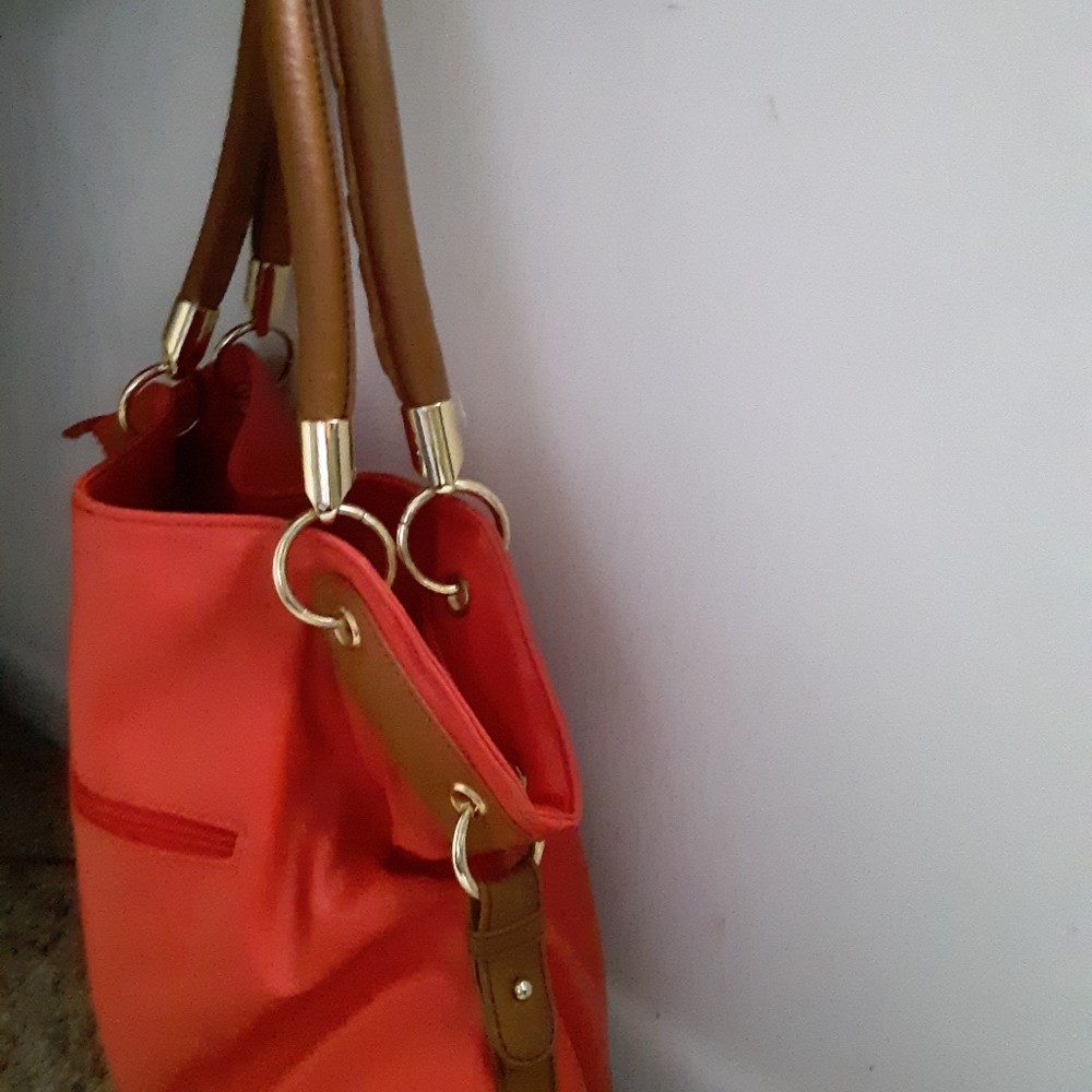 Handbag - Picture 2 of 2